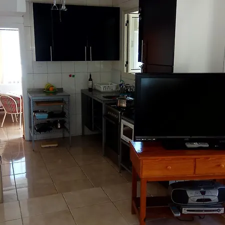 Ekaterina Beach House بيت للعطل *