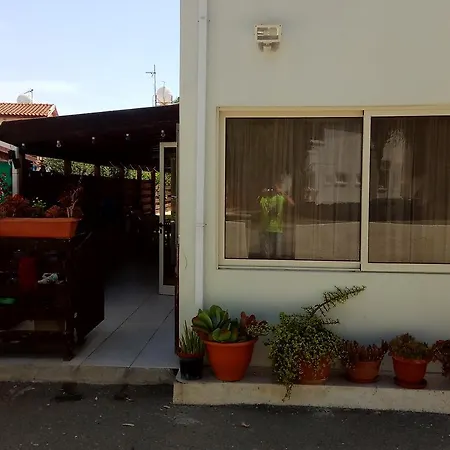 Ekaterina Beach House بيت للعطل *